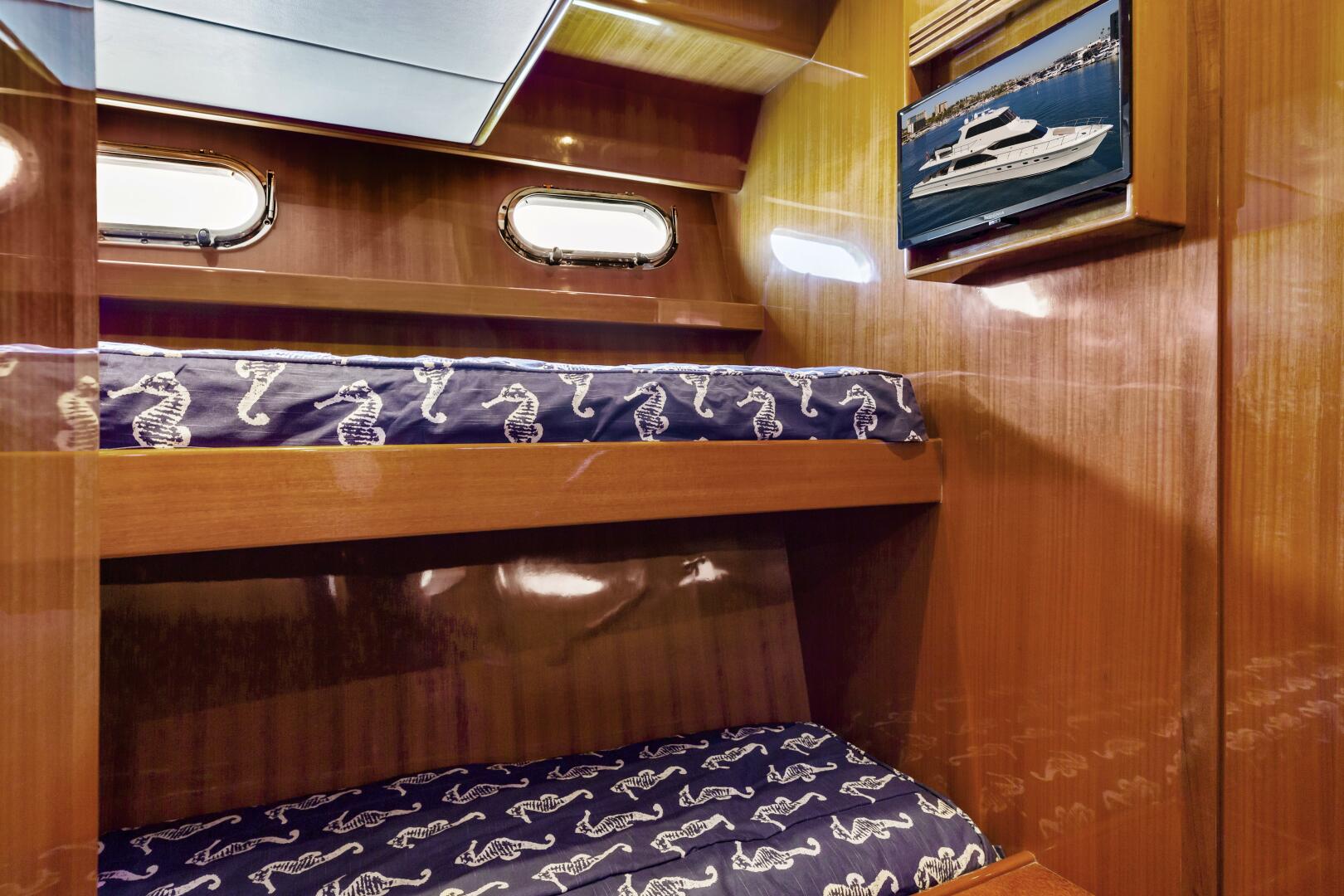 2007 Hampton Cockpit Motoryacht - Image 21