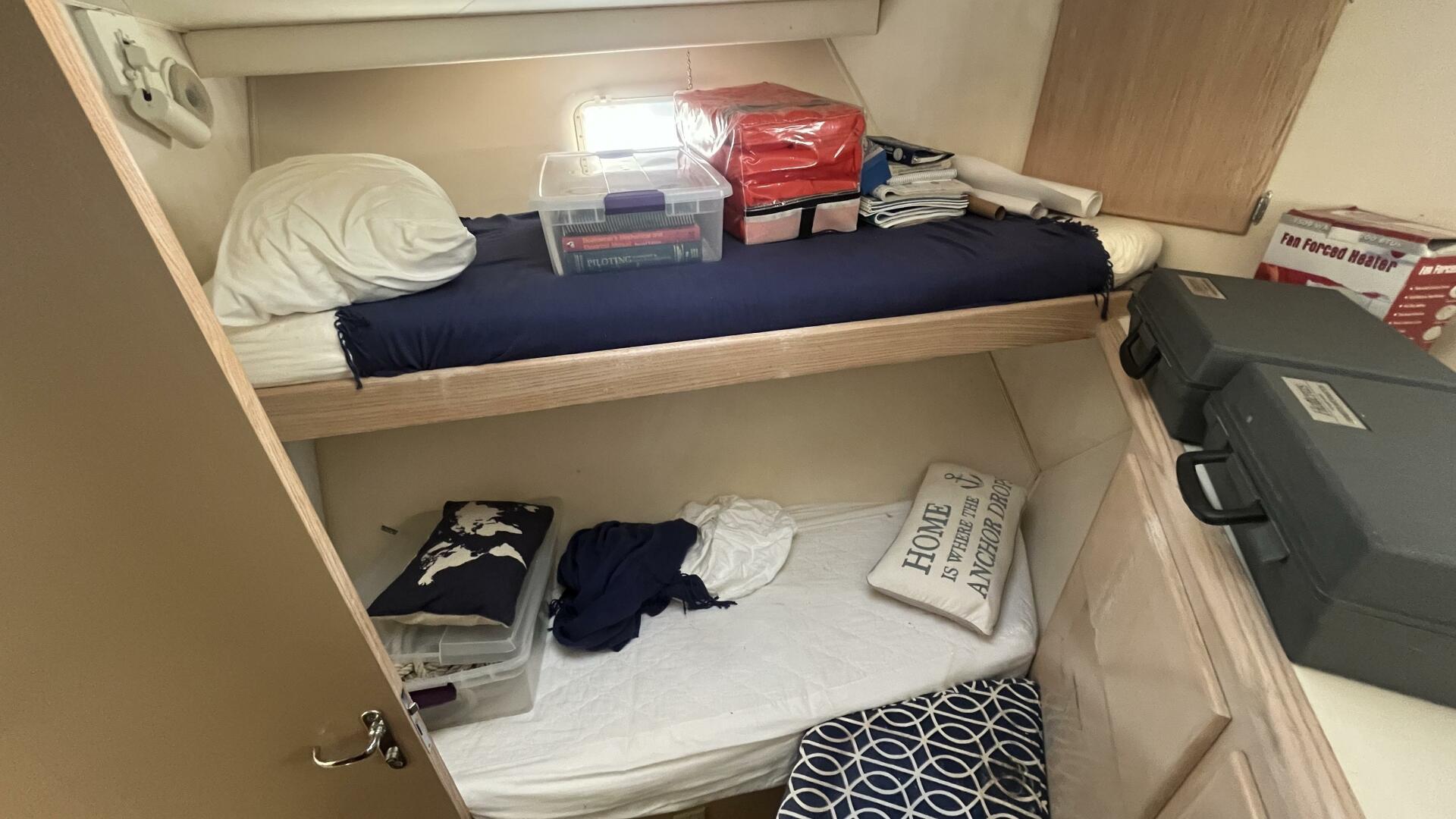 1994 Hatteras Double Cabin - Image 37