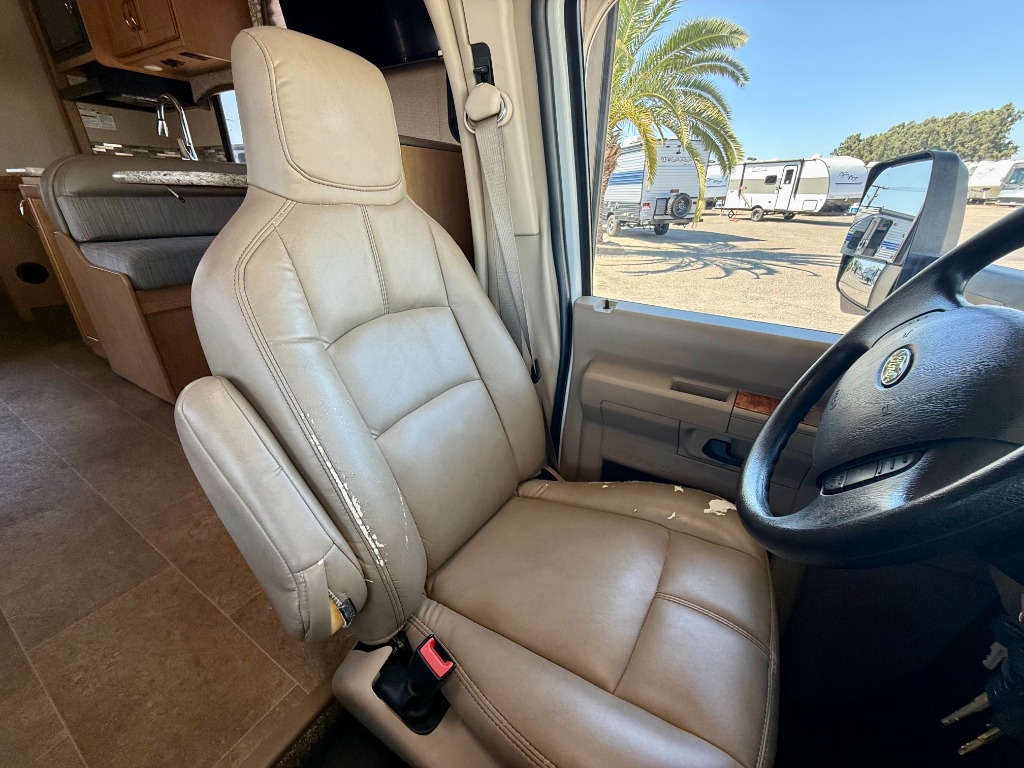 2017 Chateau 28Z - Image 11