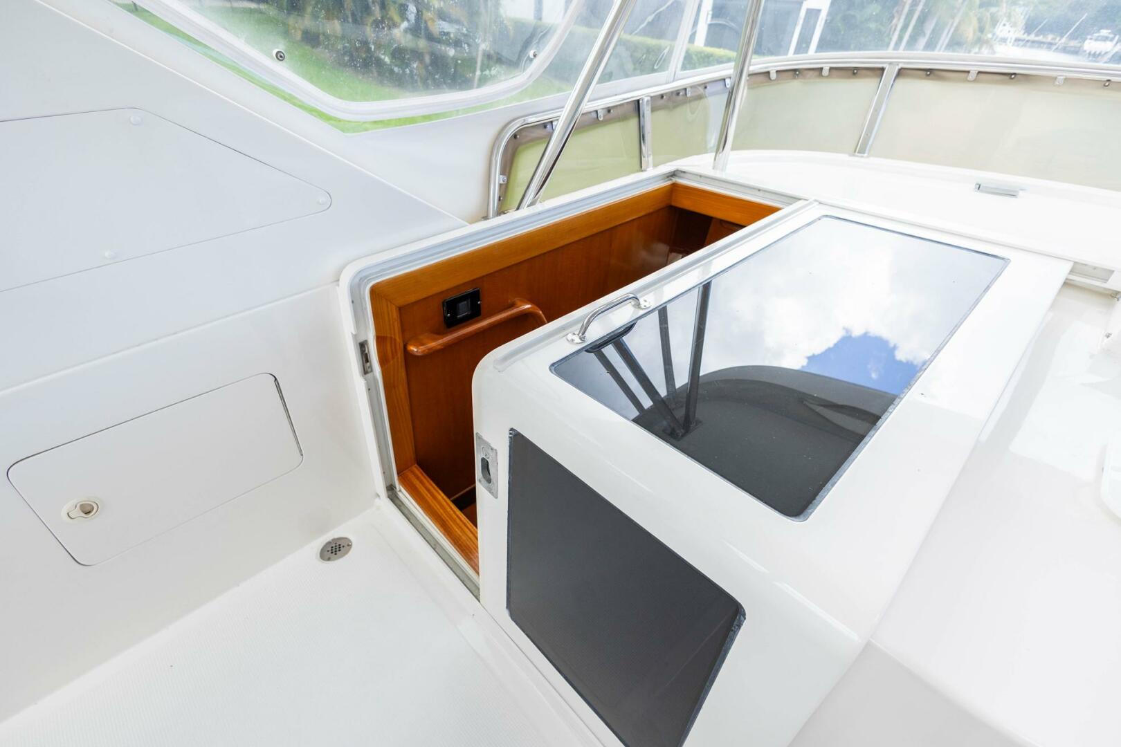 2005 Ocean Alexander Raised Pilothouse Flybridge Sedan - Image 24