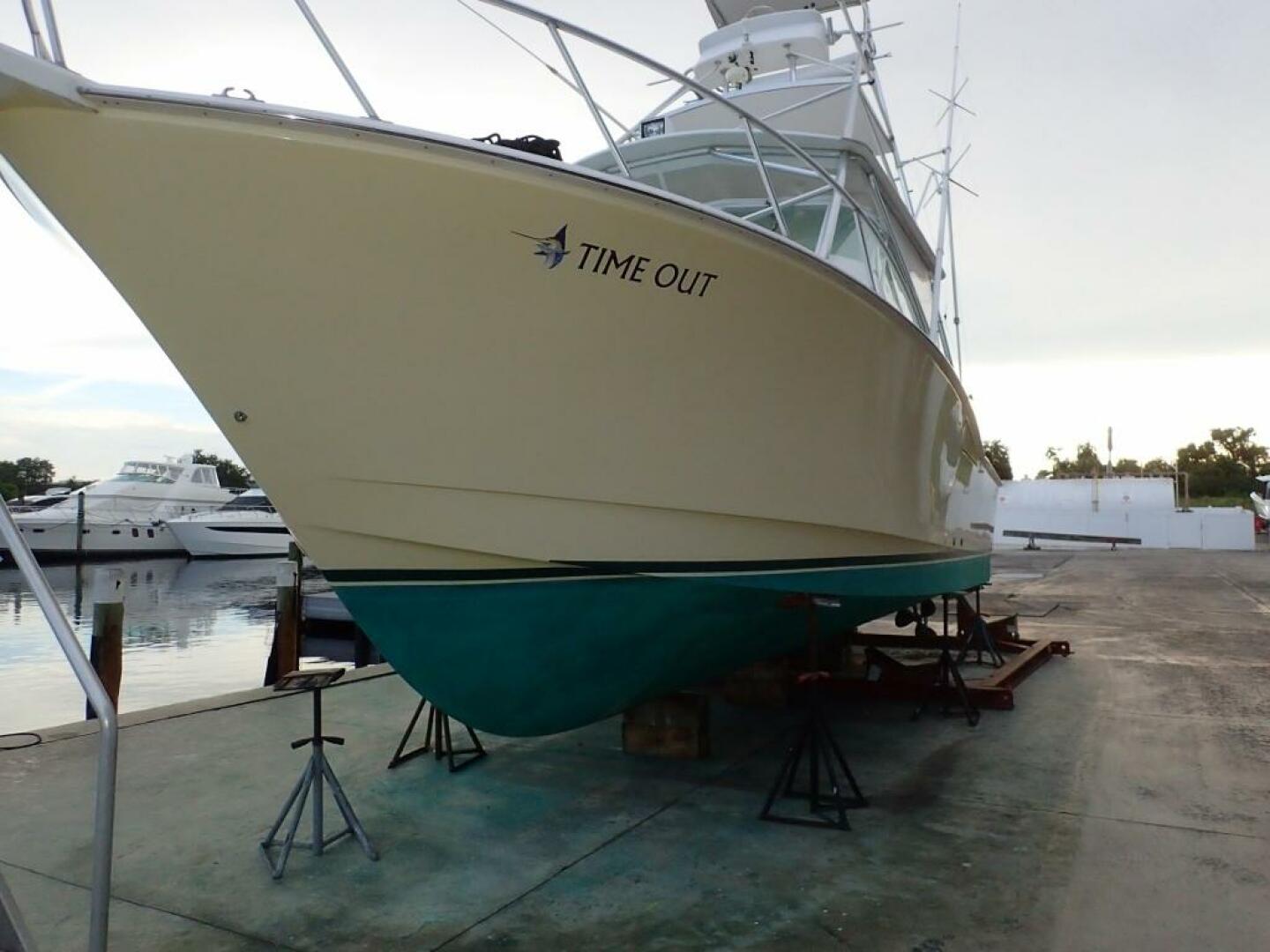 2000 Cabo 35 Express - Image 21