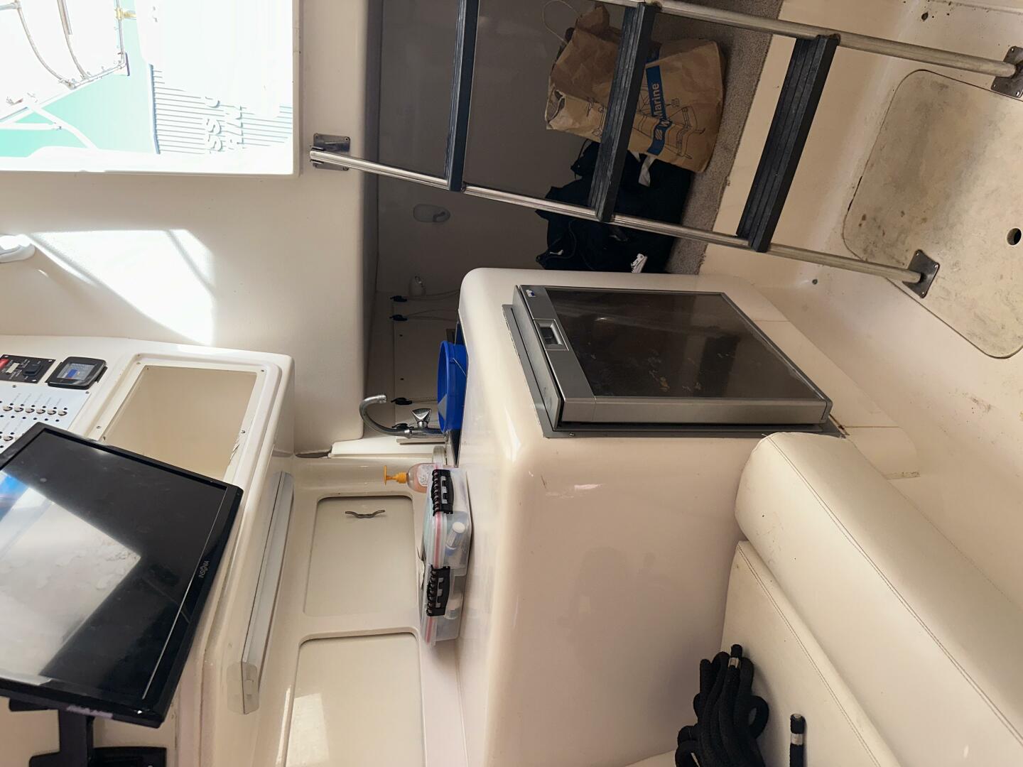 1994 Intrepid 376 Walkaround - Image 61