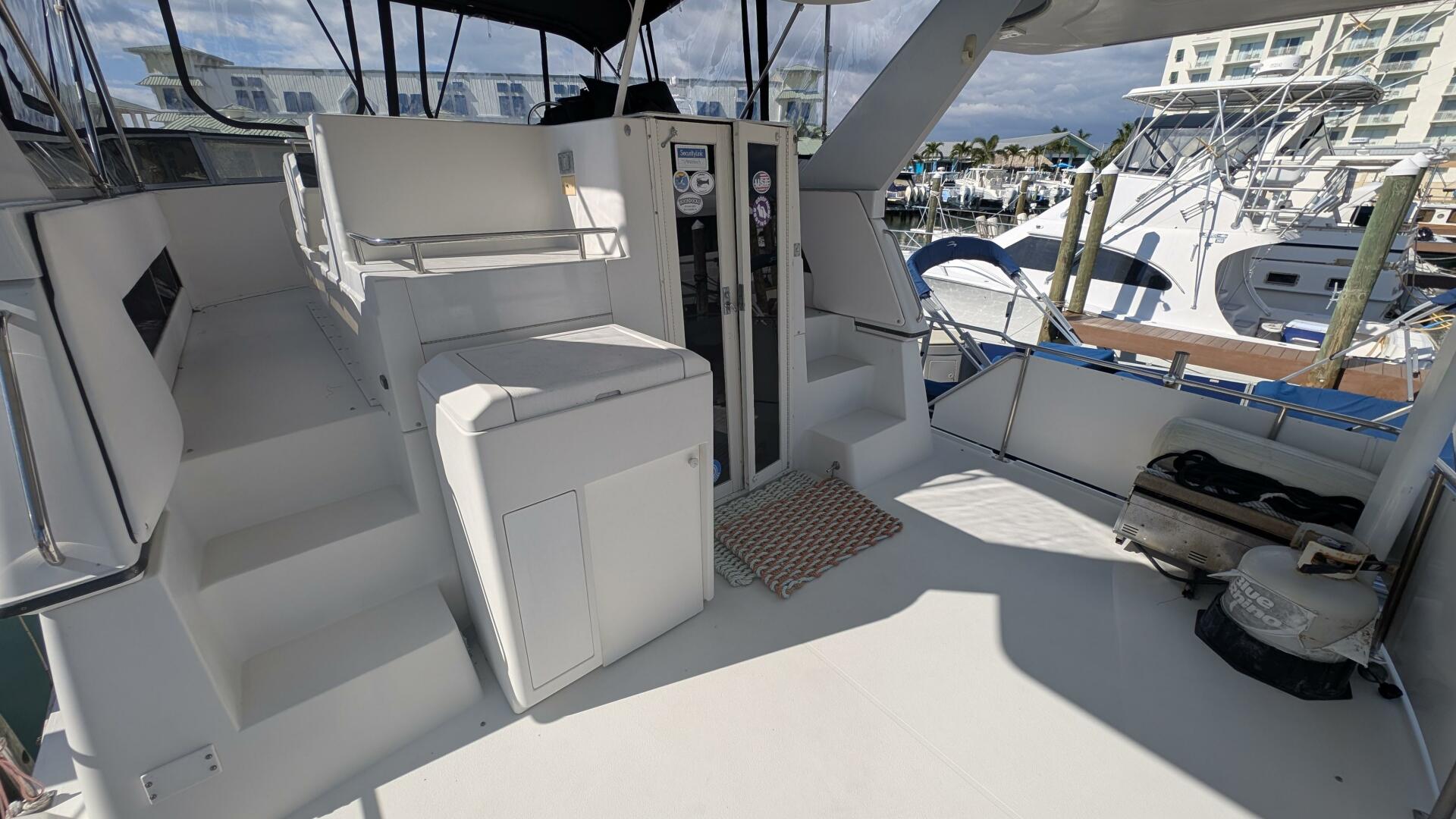 1994 Carver 370 AFT CABIN - Image 15
