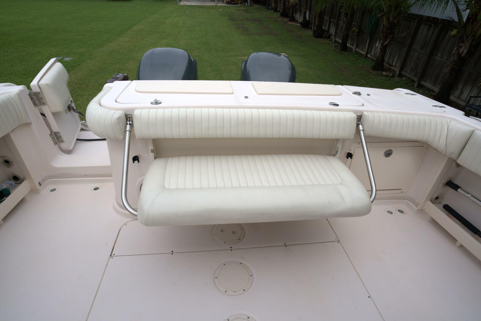 2007 Grady-White Express 330 - Image 9