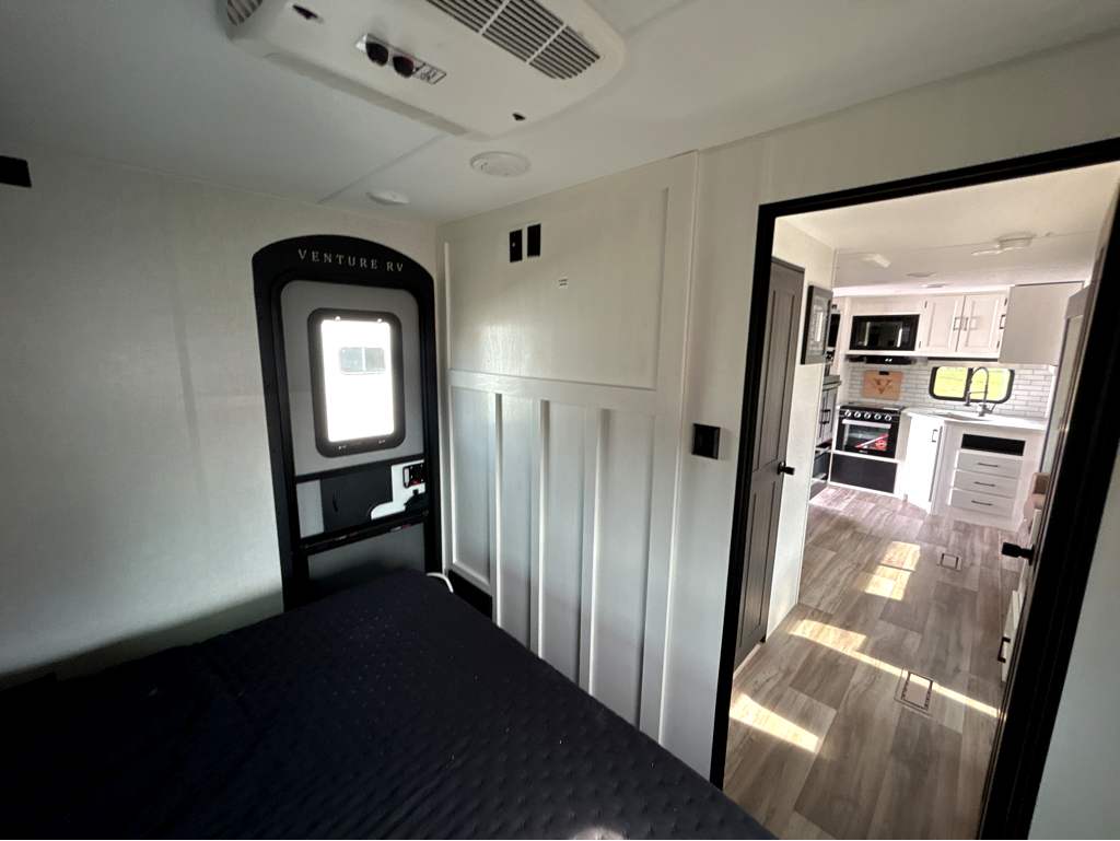 2026 VENTURE RV SPORTTREK 251VRK - Image 27