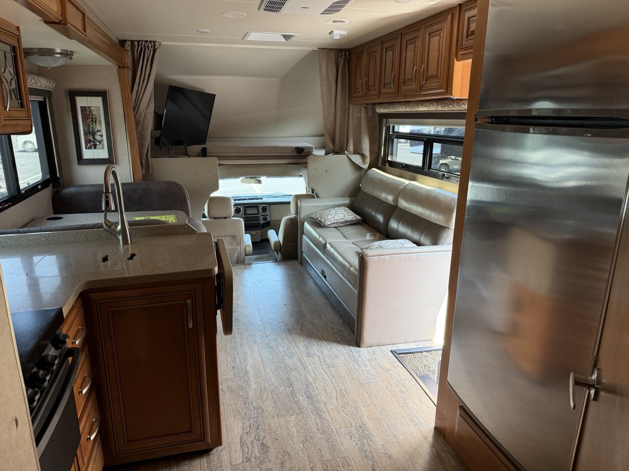 2017 Thor Motor Coach Four Winds Super C 35SB - Image 22