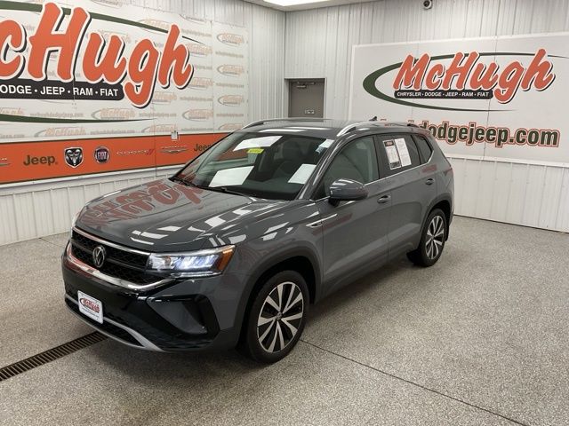 2023 Volkswagen Taos Utility 4D SE Sunroof 2WD - Image 1