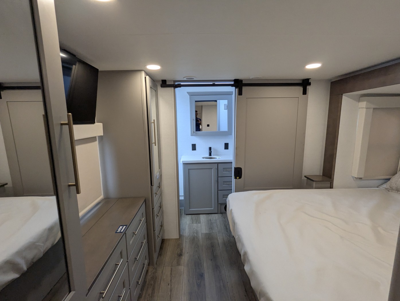 2026 Alliance RV Paradigm 395DS - Image 30