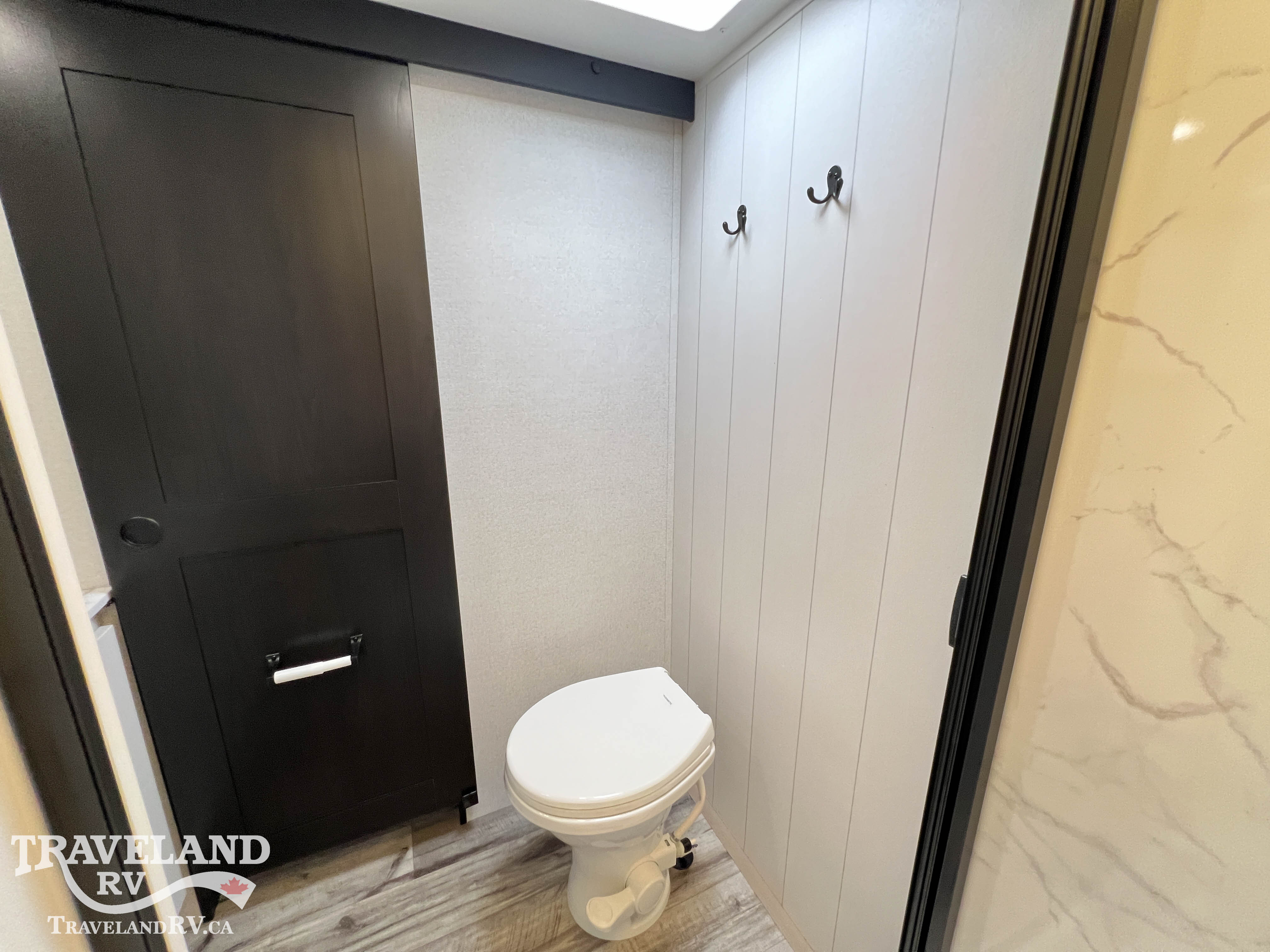 2027 Highland Ridge Roamer Light Duty 28DBSS - Image 31