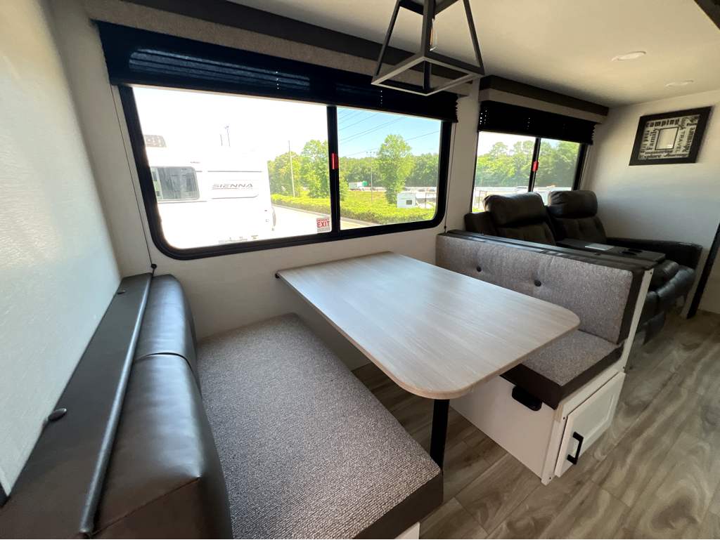 2026 VENTURE RV SIENNA 293VIK - Image 6