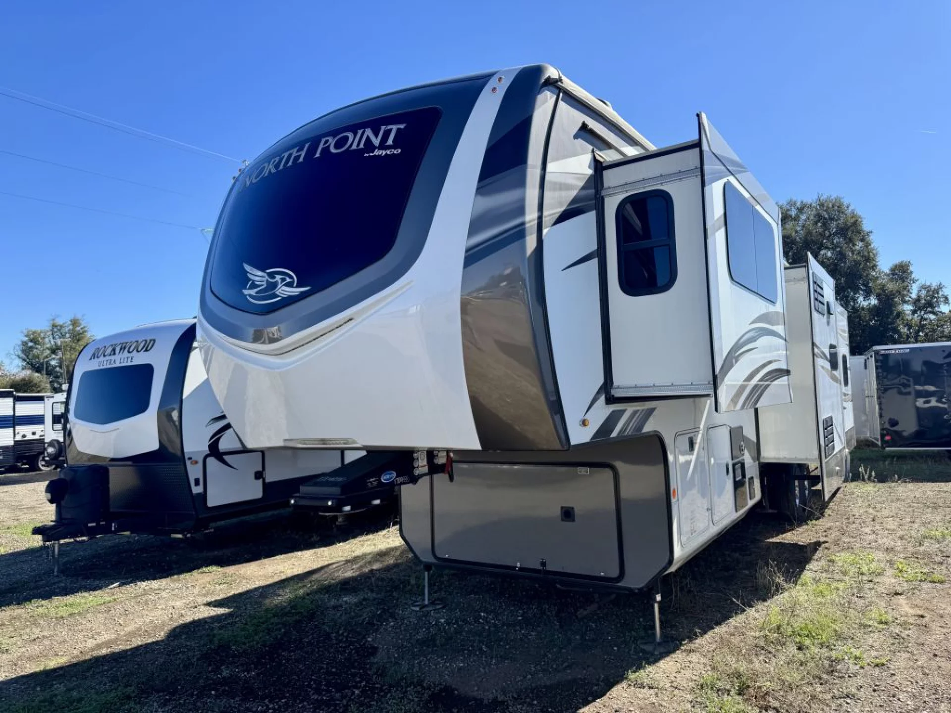 2020 JAYCO NORTH POINT 381FLWS - Image 1