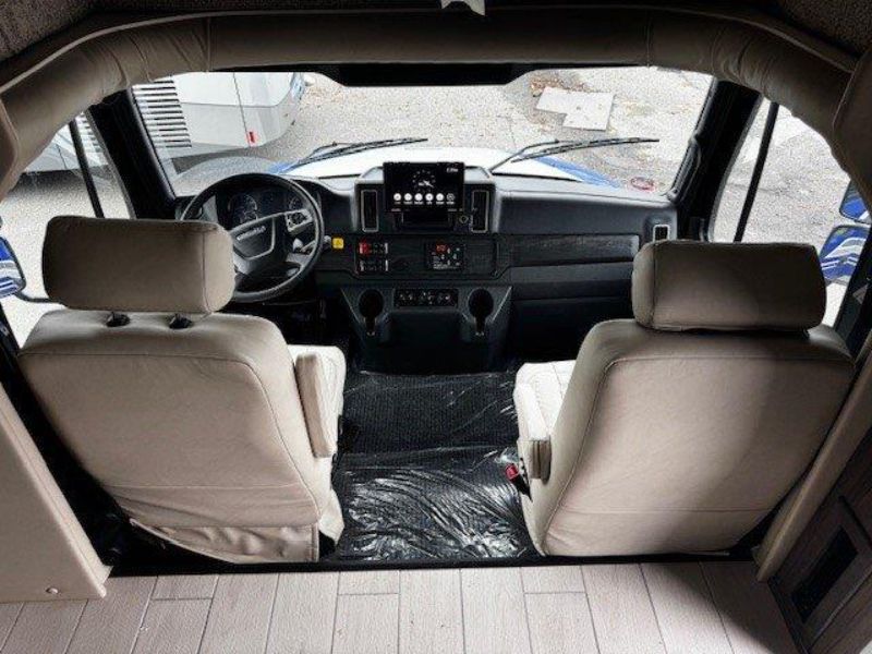 2026 Entegra Coach Accolade XL 37M - Image 7