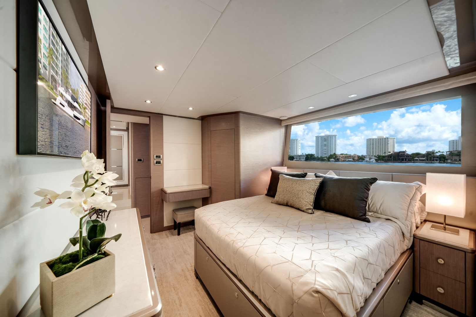 2022 Ocean Alexander 32L - Image 50