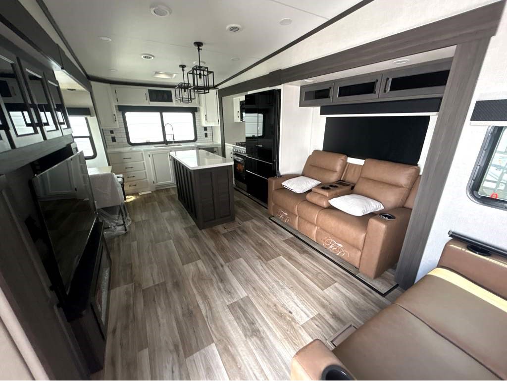 2026 VENTURE RV SPORTTREK 353VRK - Image 6