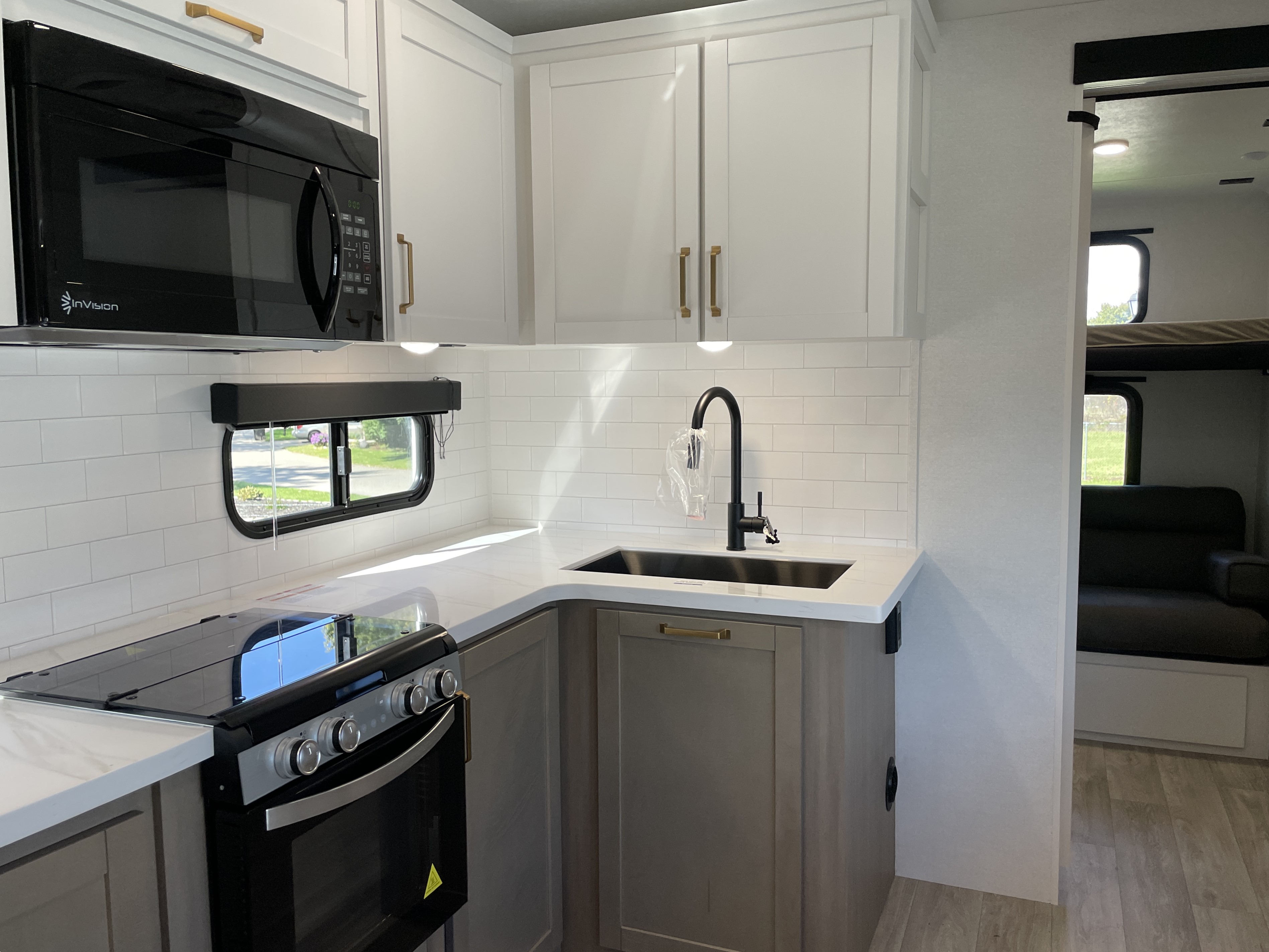2027 Jayco Eagle 31QBH - Image 13