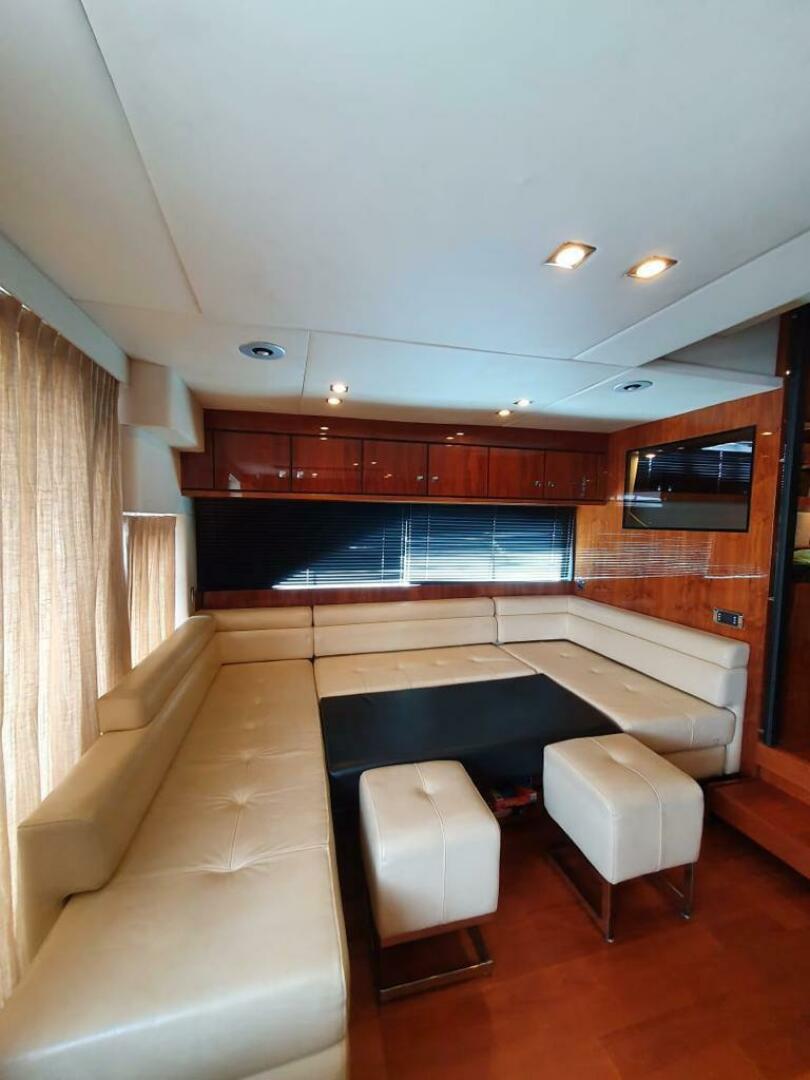 2010 Fairline Squadron 55 - Image 11