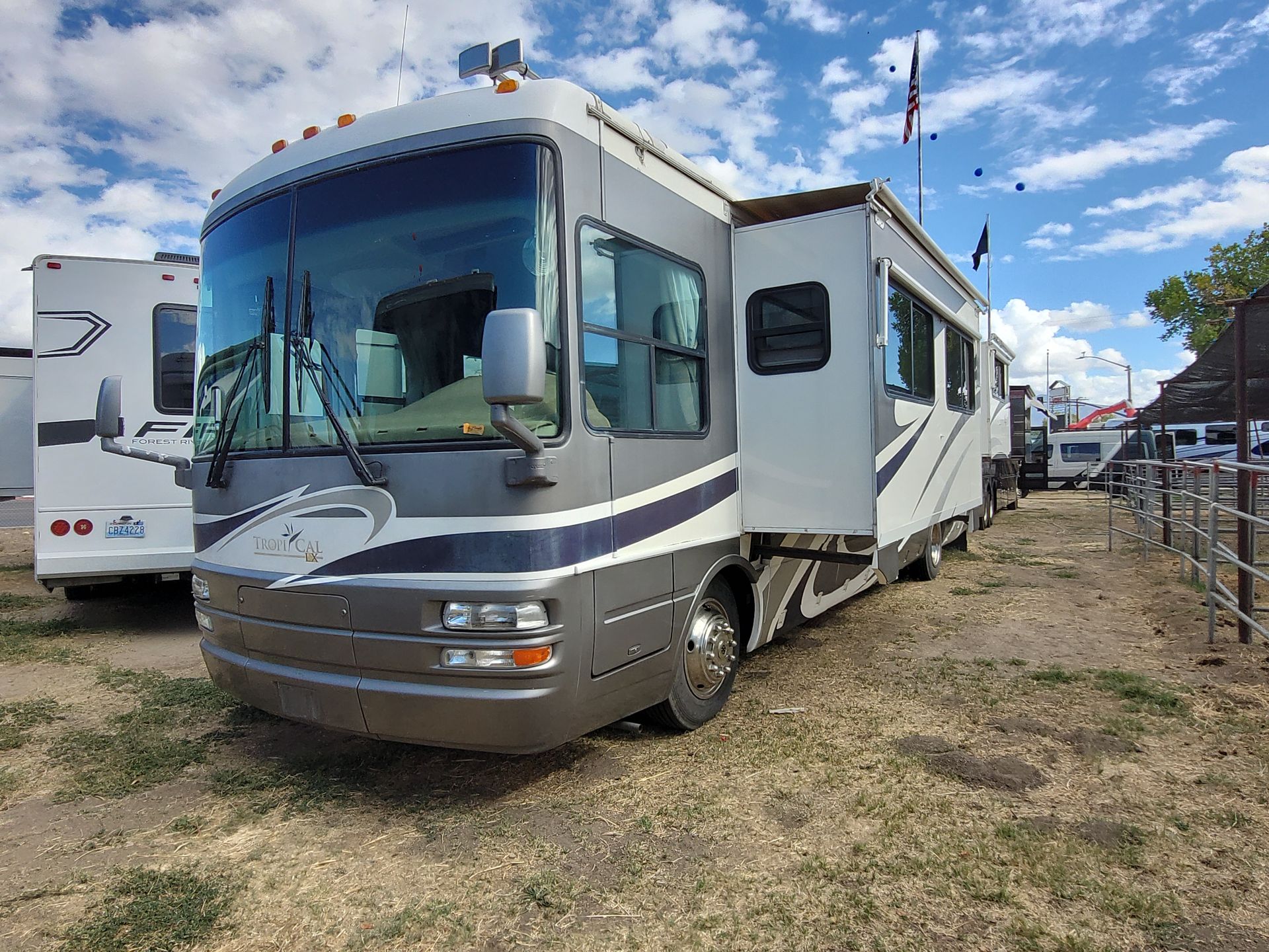 2005 National Tropical 396LX - Image 3