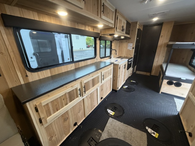 2027 CHEROKEE GREY WOLF 21JBH - Image 26