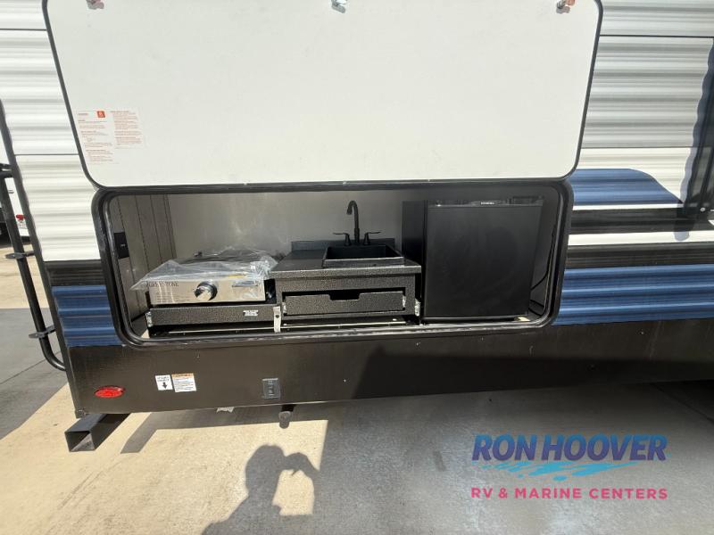 2024 PALOMINO 29BHSQ - Image 17