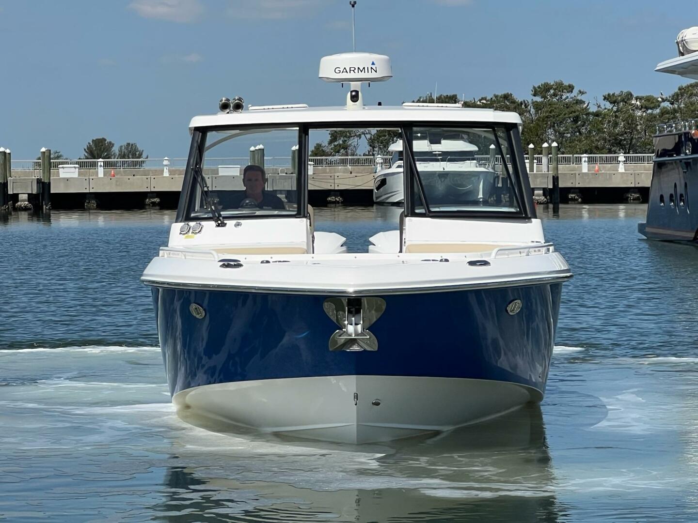 2019 Everglades 340 Dual Console - Image 35