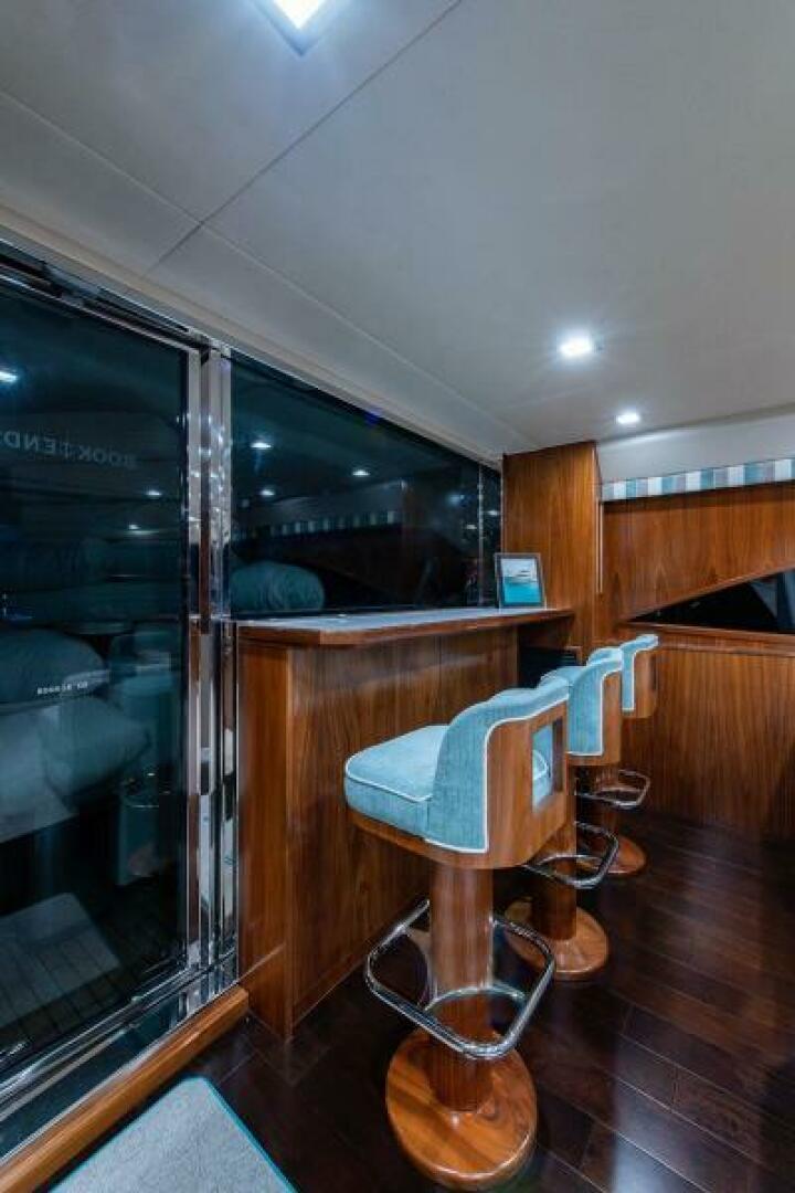 2018 Viking Enclosed Flybridge - Image 48