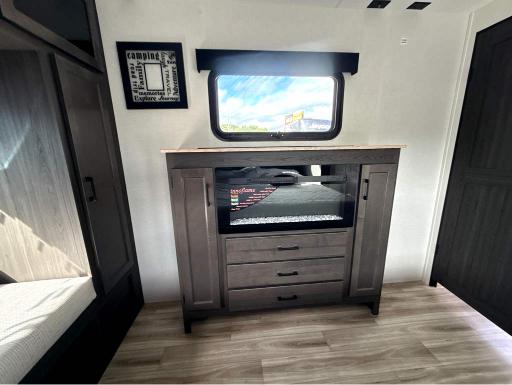 2027 VENTURE RV SPORTTREK 336VRK - Image 24