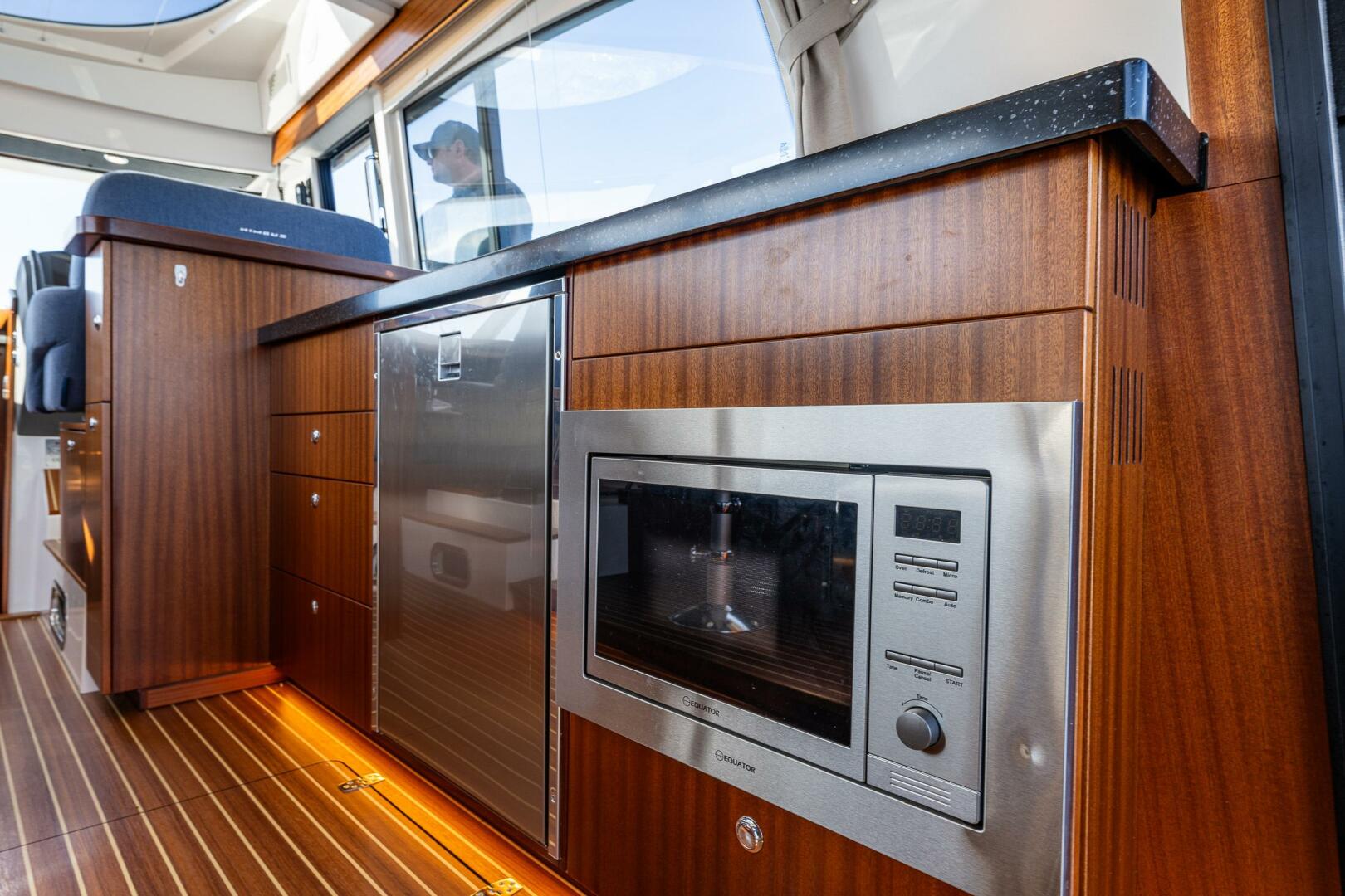2023 Nimbus 405 Flybridge - Image 20