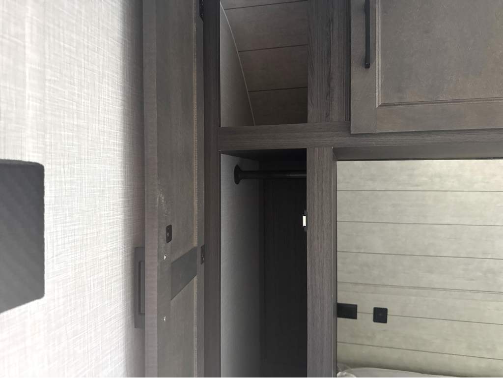 2027 VENTURE RV STRATUS 281VBH - Image 24