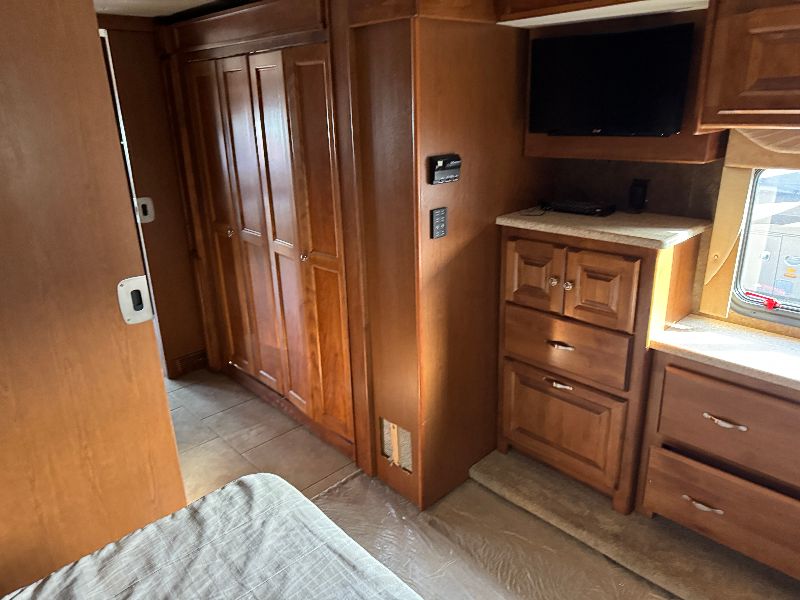 2015 Tiffin Allegro Red 38 QBA - Image 15