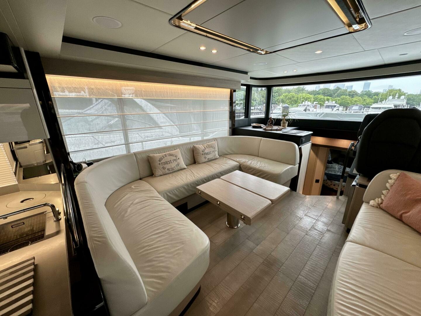2023 Absolute 52 Navetta - Image 13