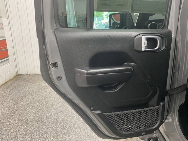 2021 Jeep Gladiator Crew Cab Rubicon 4WD - Image 30
