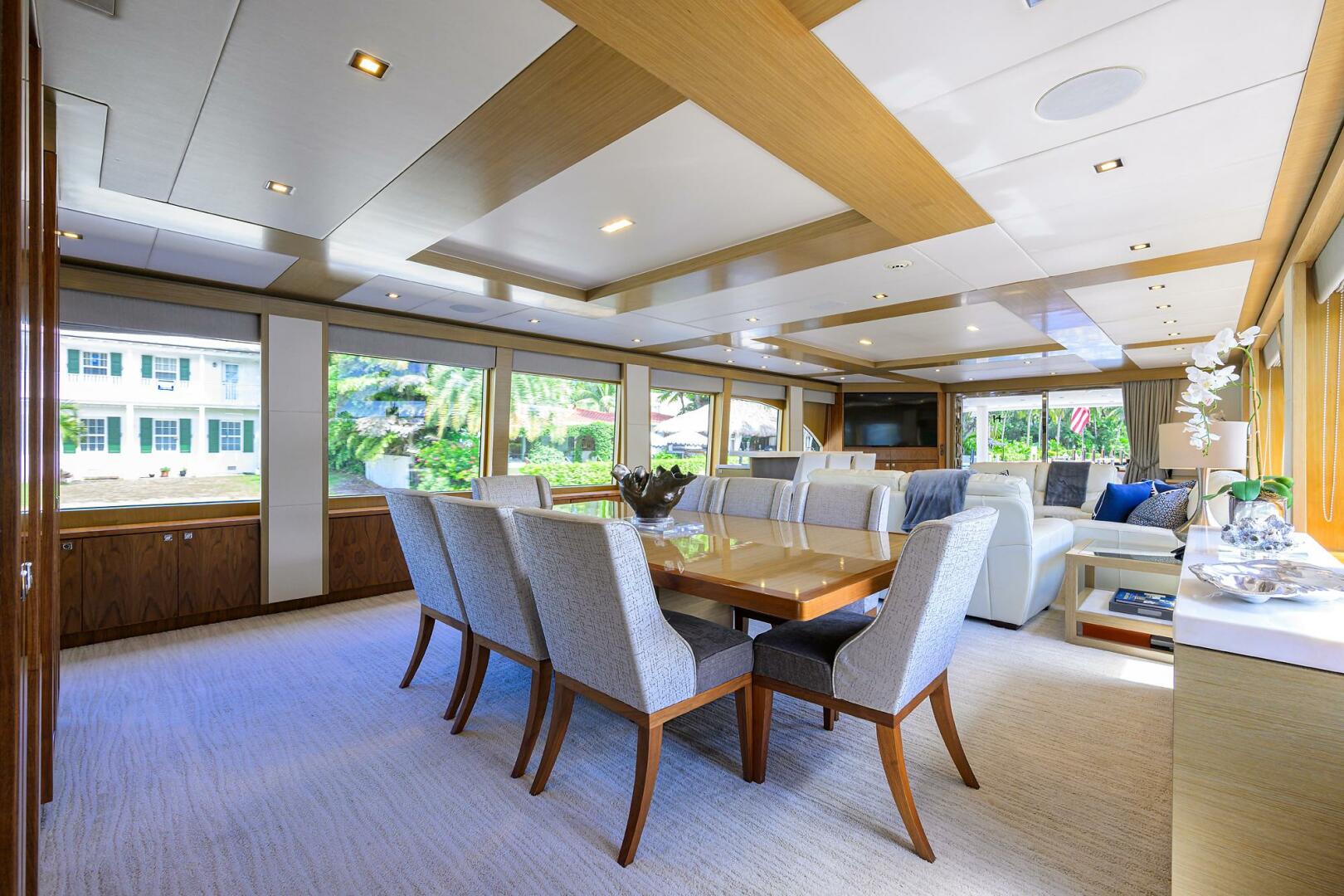 2018 Hargrave Raised Pilothouse - Image 18