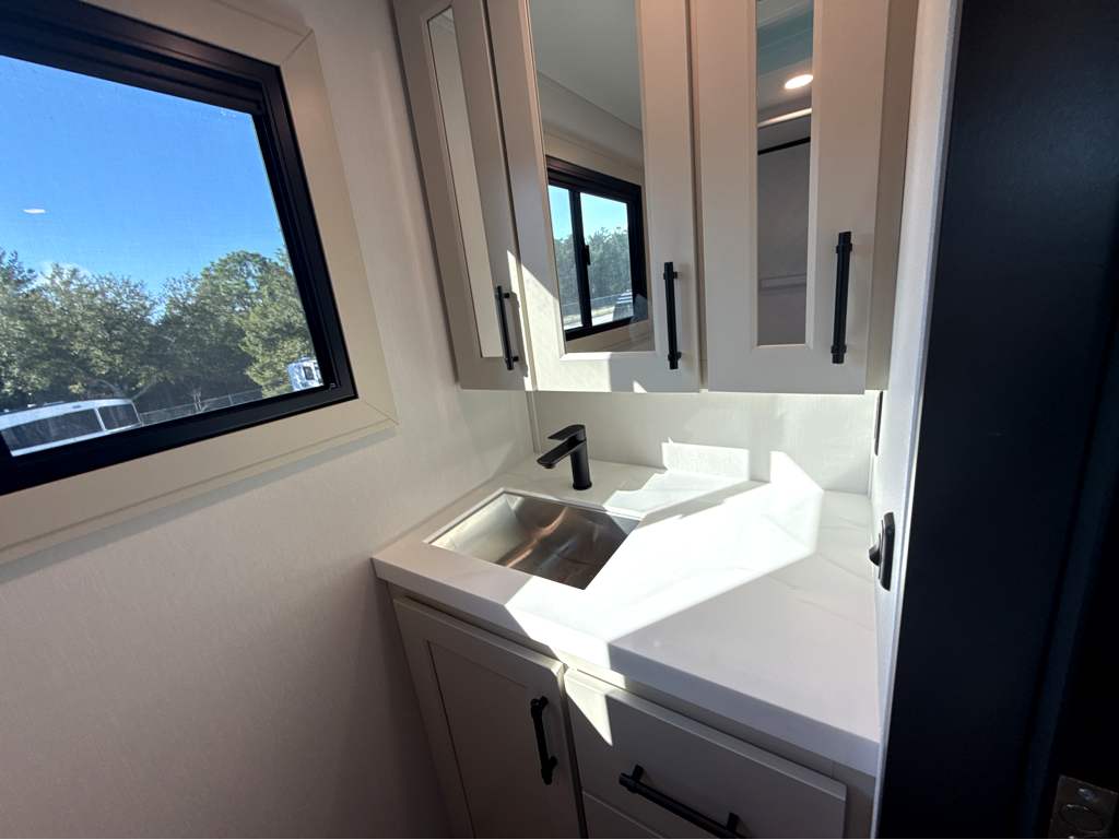 2026 GRAND DESIGN SOLITUDE 414LJMJ - Image 18