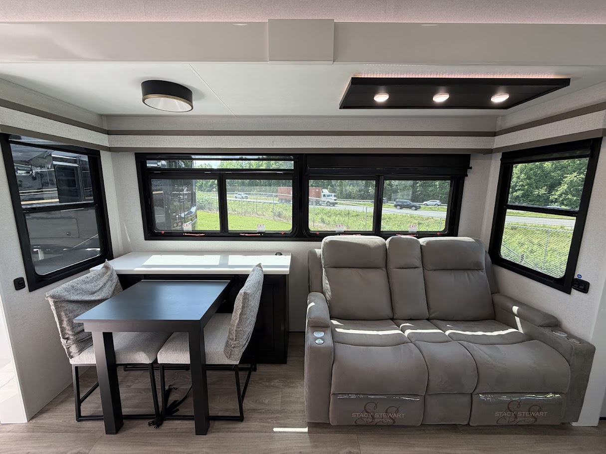 2027 JAYCO PINNACLE 32RLTS - Image 10