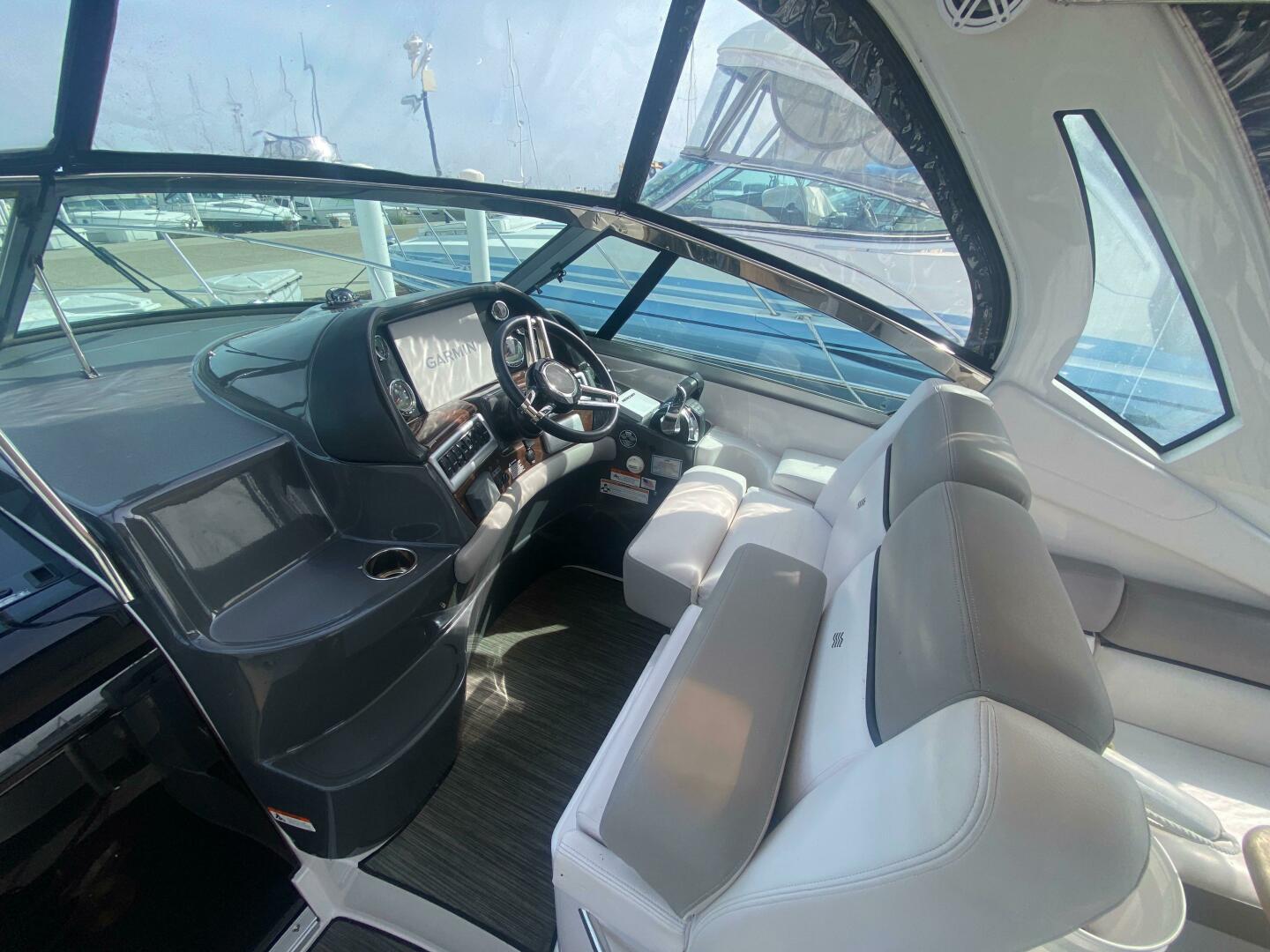 2018 Four Winns 355 Vista - Image 11