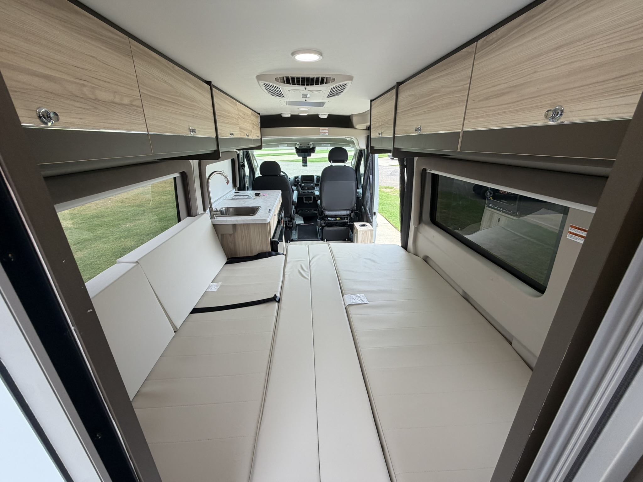 2027 ENTEGRA COACH ETHOS 20T - Image 31