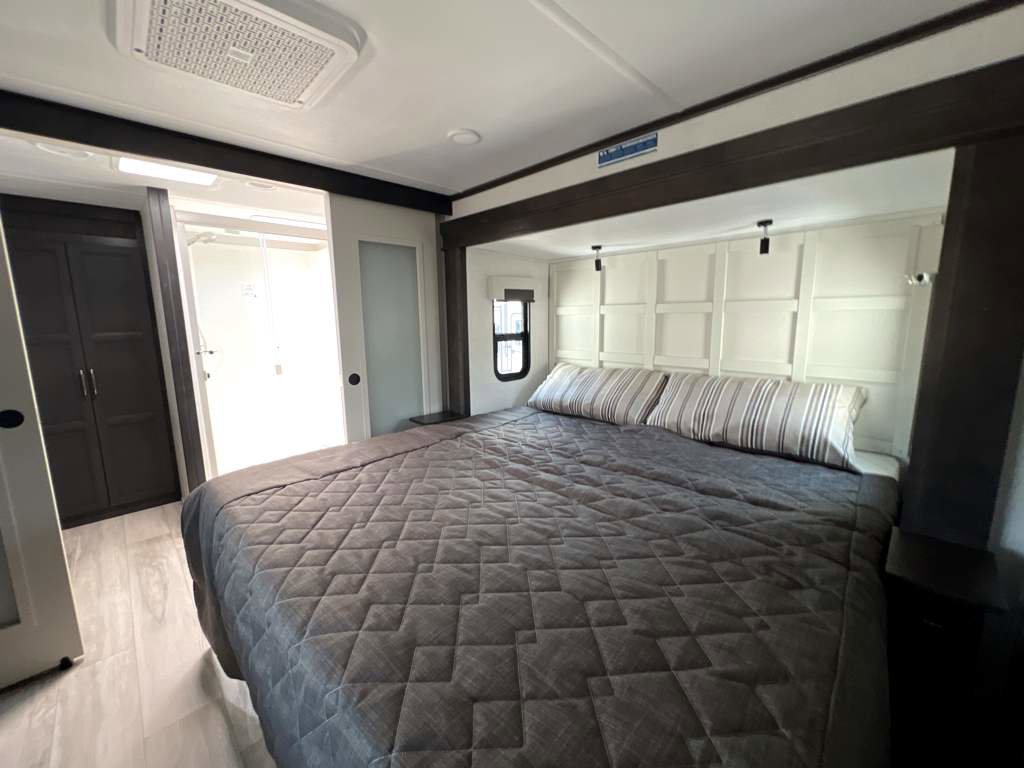 2025 Keystone ALPINE 3820FK - Image 18