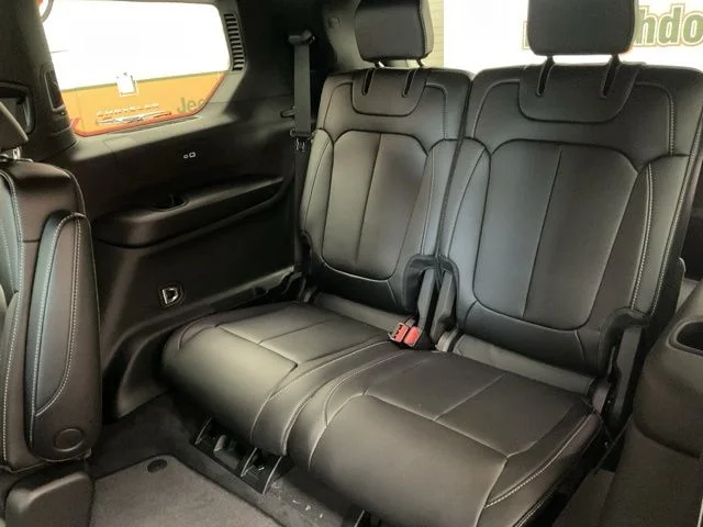 2026 Jeep Grand-Cherokee-L Laredo Altitude 4x4 - Image 36