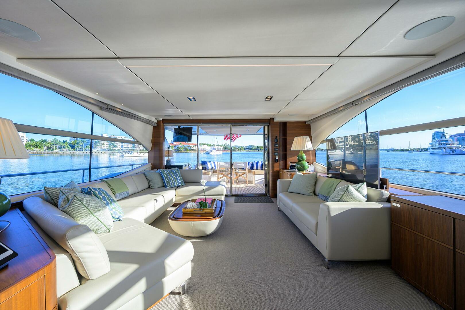 2003 Jupiter 31 Cuddy - Image 17