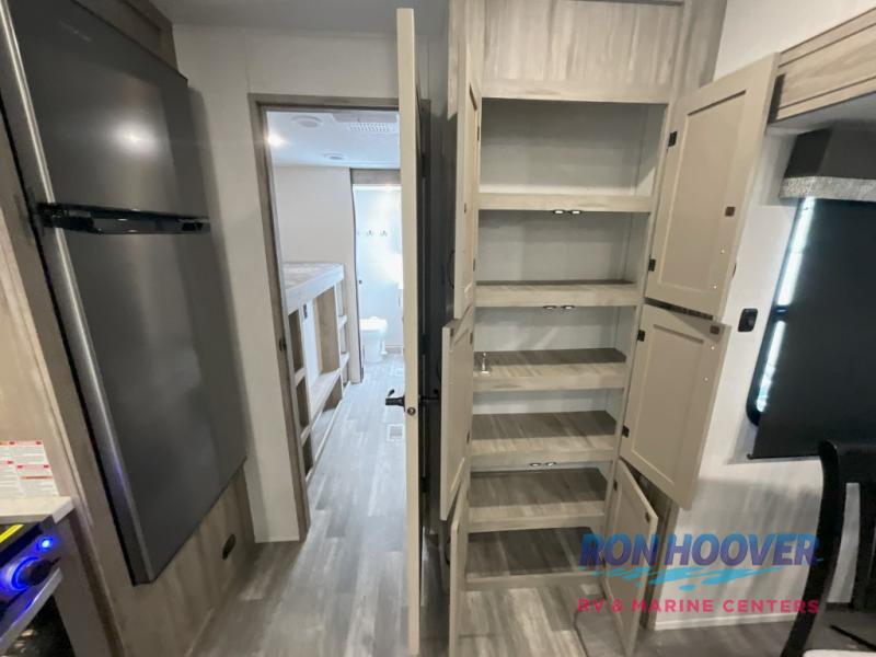 2024 COACHMEN 368TBH - Image 20