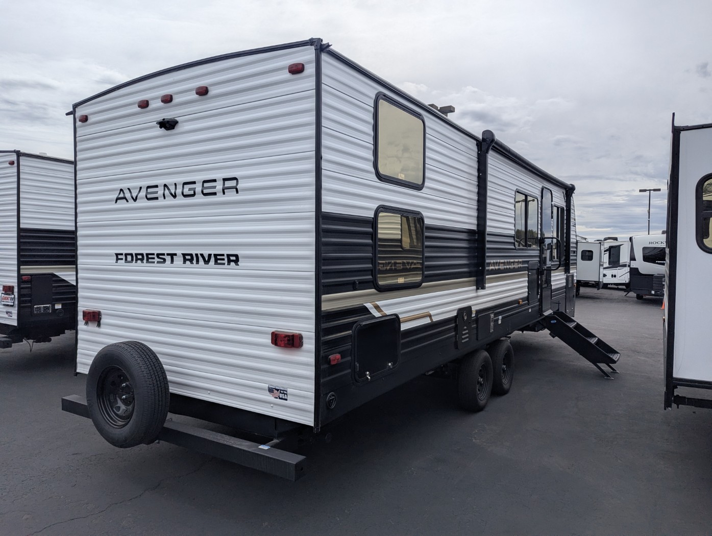 2027 Forest River Avenger 26DBS - Image 7
