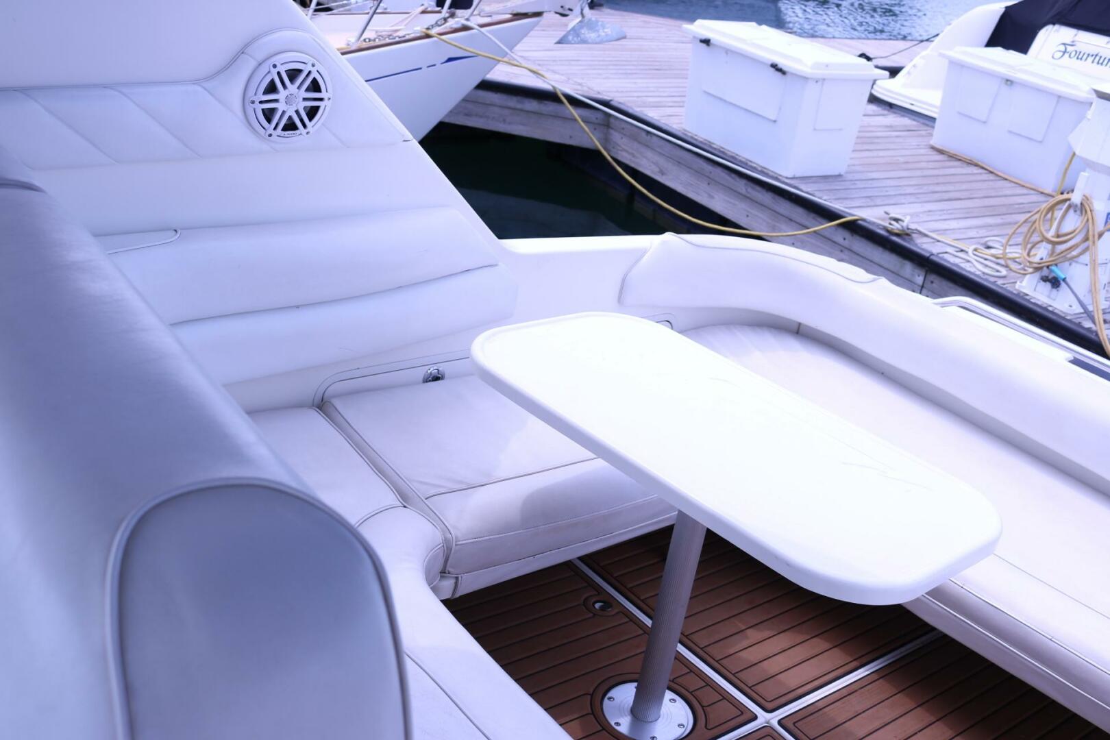 1996 Sea Ray Sundancer - Image 16