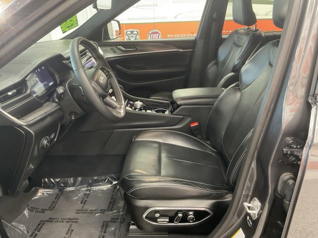 2025 Jeep Grand Cherokee L Overland 4X4 - Image 18