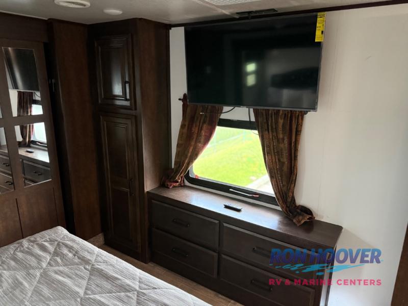 2019 HEARTLAND 3925MLP - Image 41