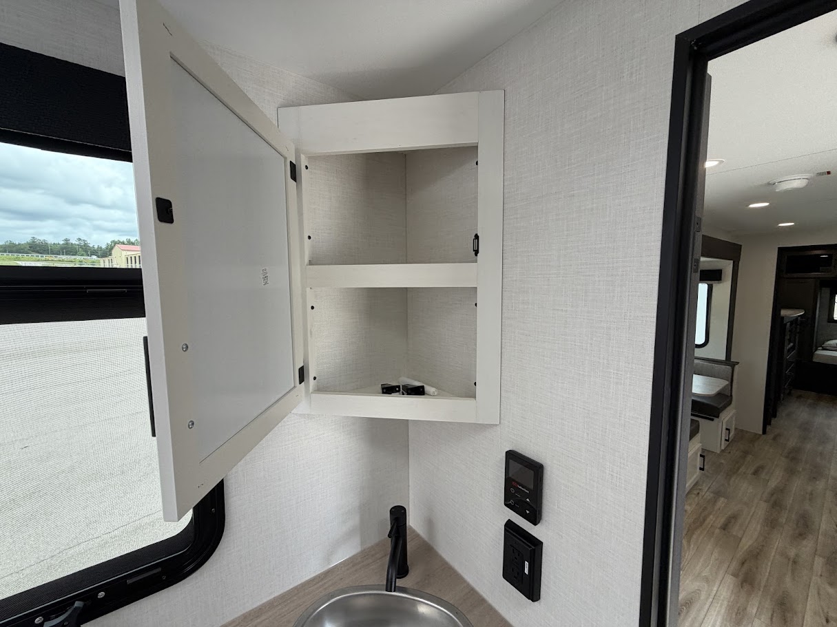 2027 VENTURE RV SPORTTREK 292VRB - Image 27
