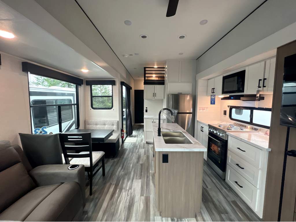 2026 Jayco Jay Flight Bungalow 401LOFTDS - Image 15