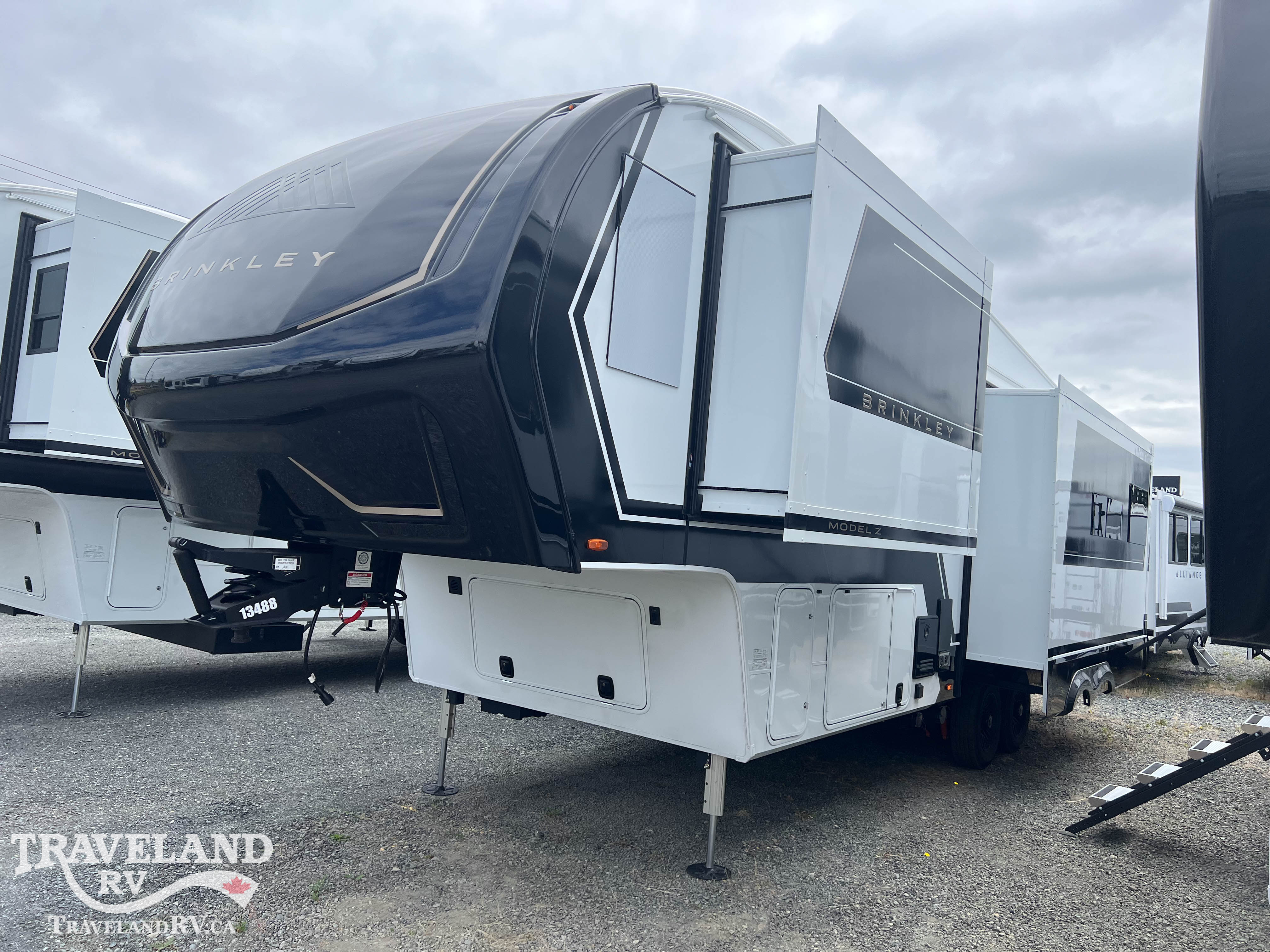 2027 Brinkley RV Model Z 2900 - Image 5