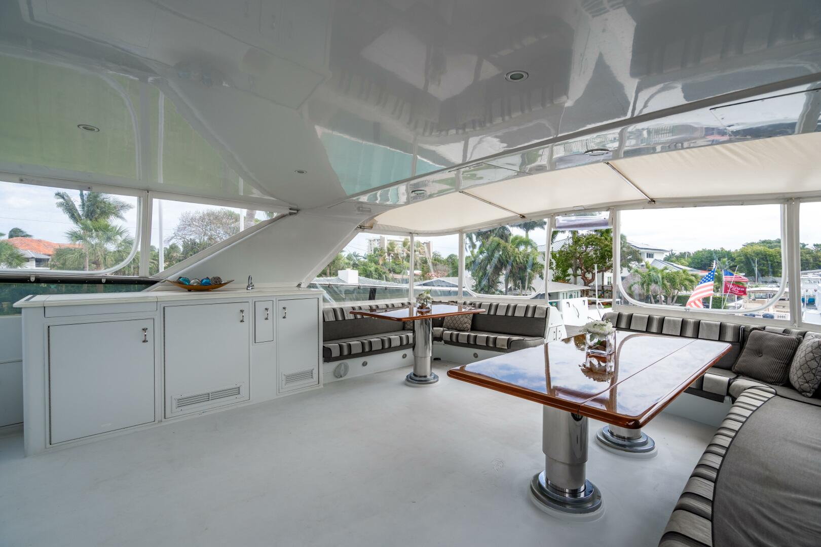 2001 Hatteras 100 Motor Yacht - Image 82
