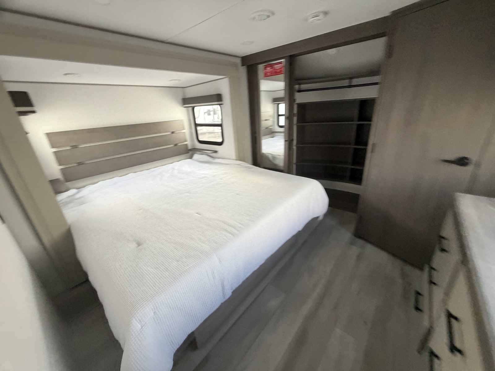 2026 GRAND DESIGN 3704BH - Image 27
