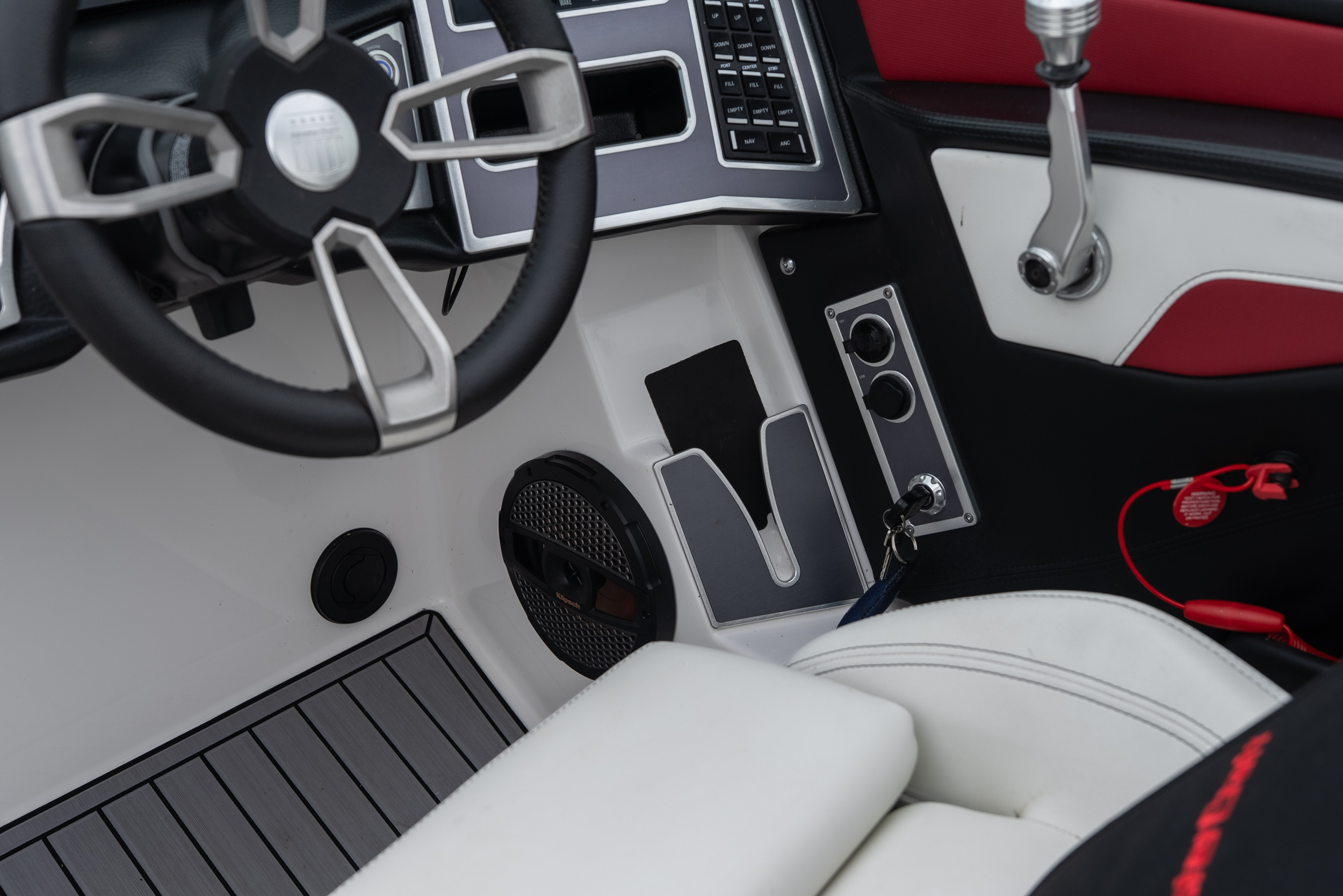 2023 MasterCraft XT24 - Image 33